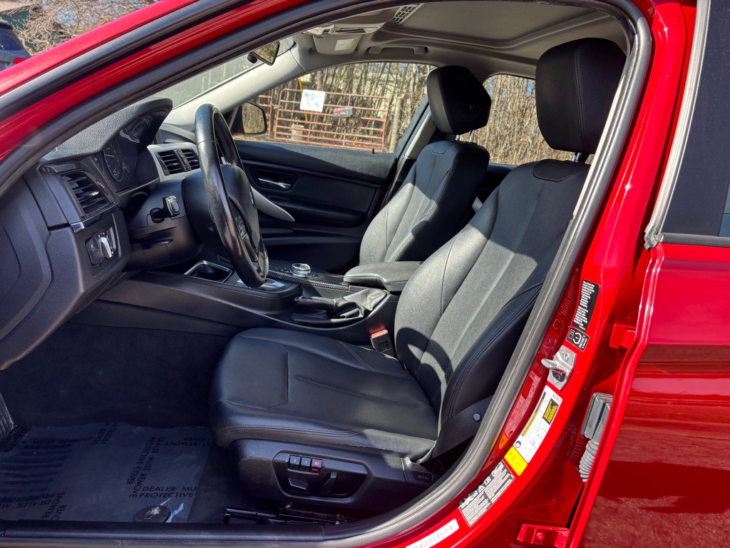 2015 BMW 3 Series Image 20