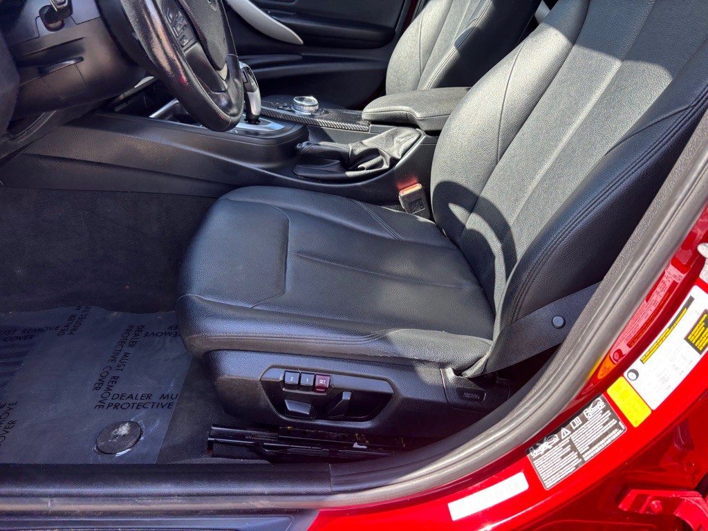 2015 BMW 3 Series Image 21