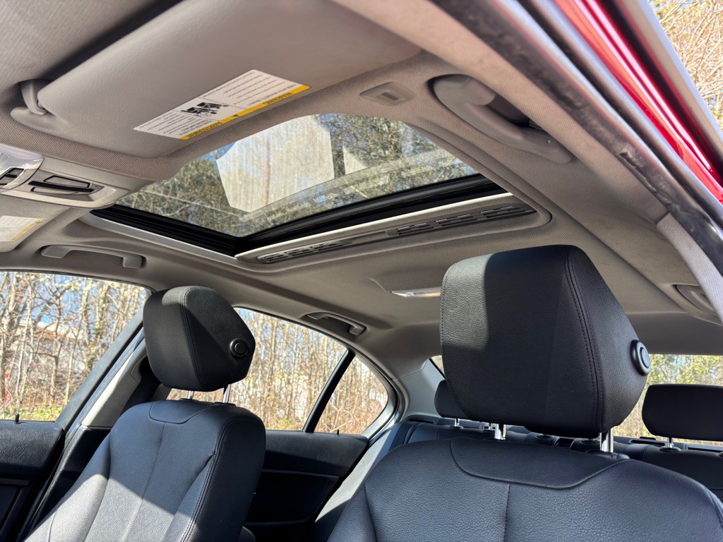 2015 BMW 3 Series Image 22