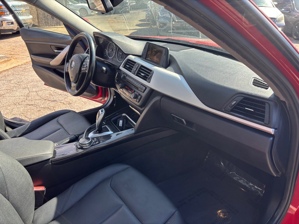 2015 BMW 3 Series Image 27