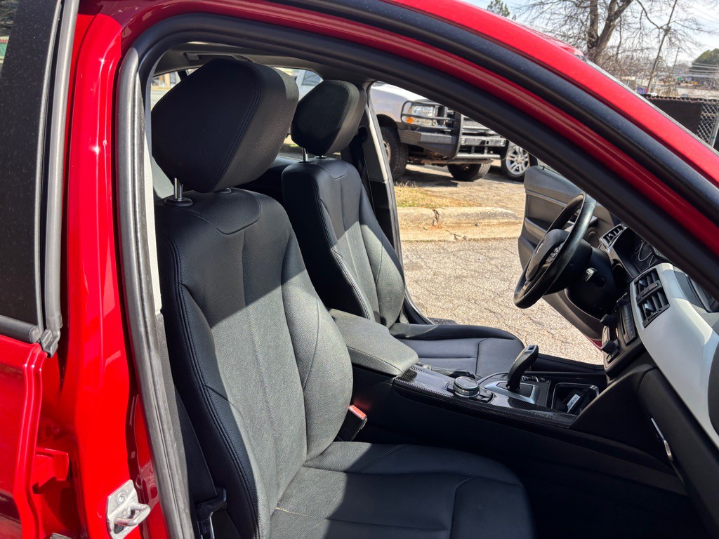 2015 BMW 3 Series Image 29