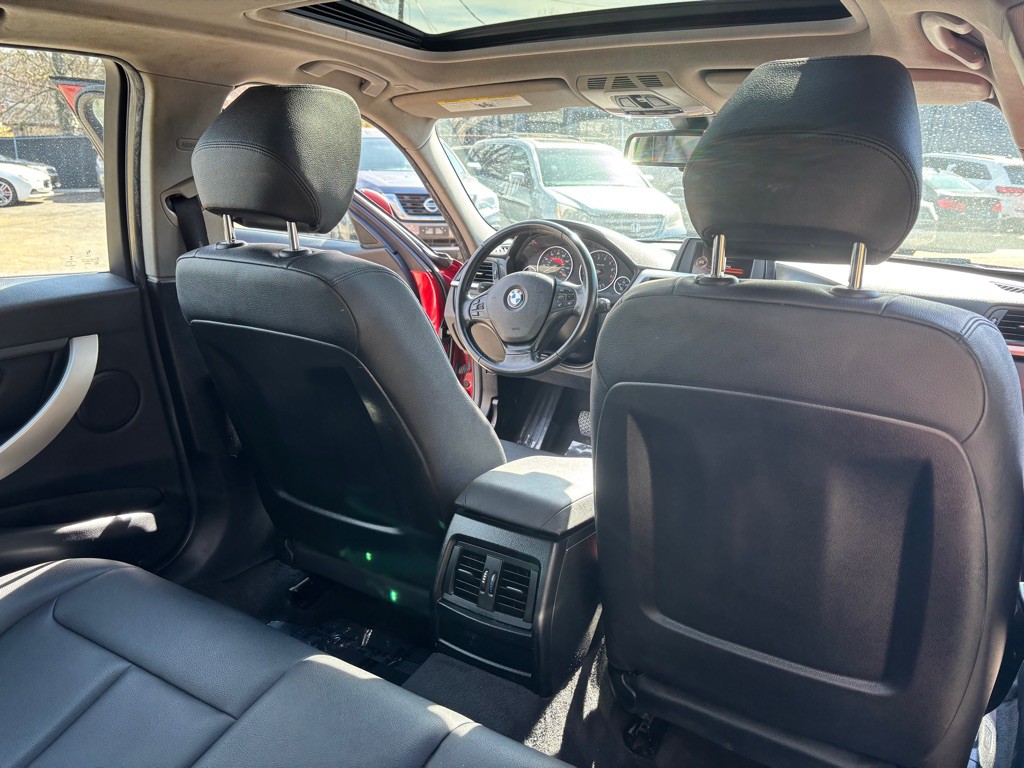 2015 BMW 3 Series Image 34