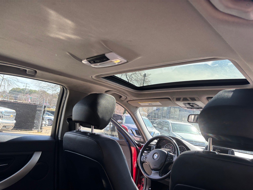 2015 BMW 3 Series Image 36