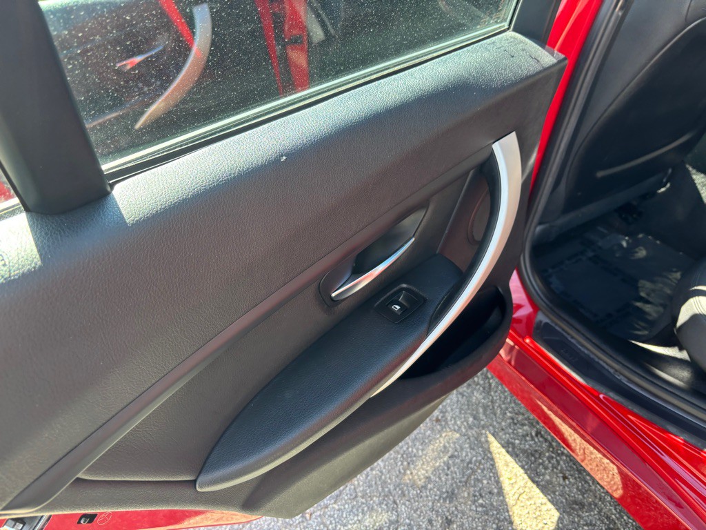 2015 BMW 3 Series Image 41