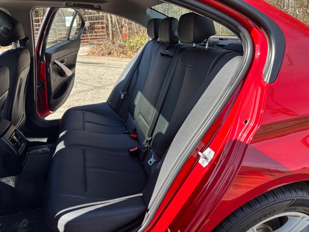 2015 BMW 3 Series Image 42