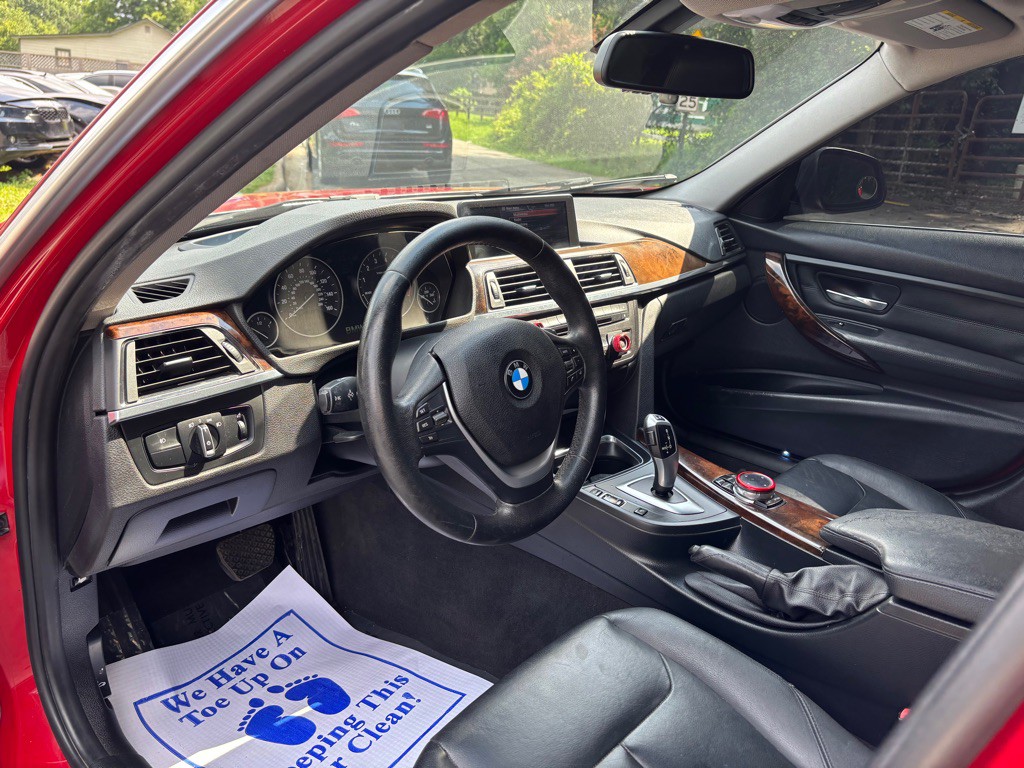 2015 BMW 3 Series Image 15