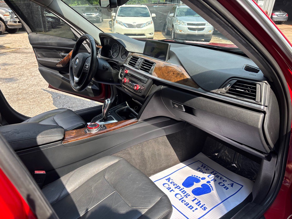 2015 BMW 3 Series Image 23