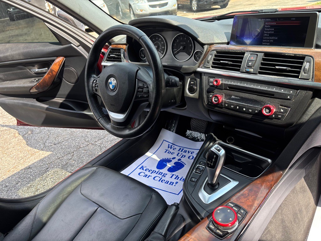 2015 BMW 3 Series Image 24