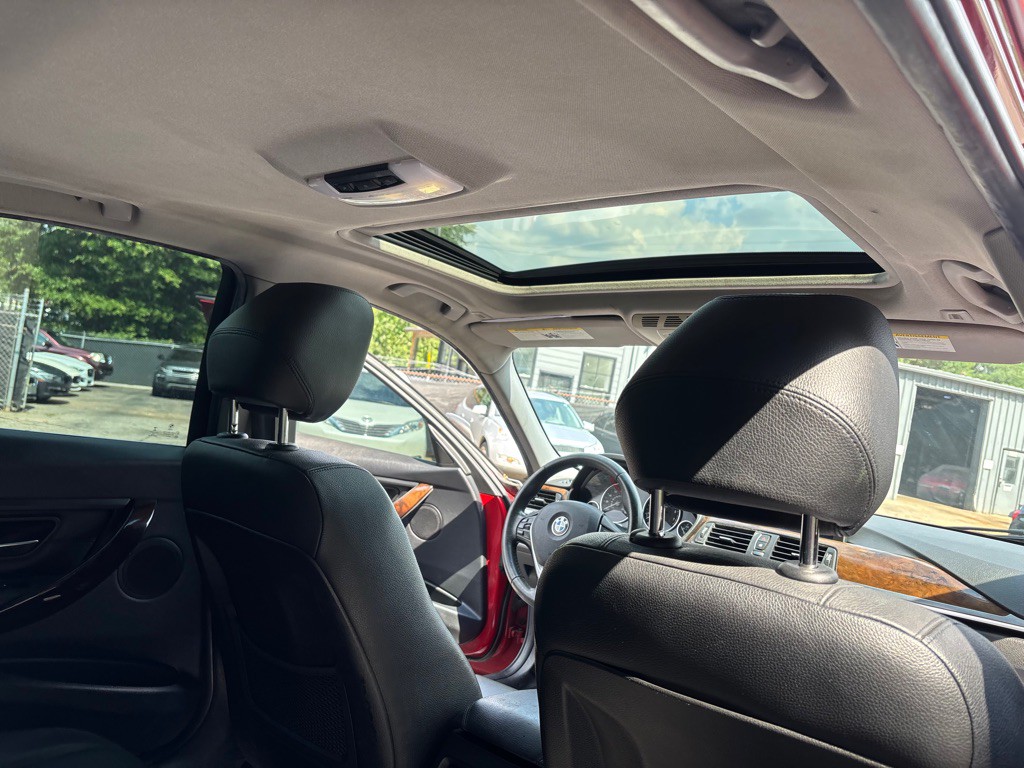 2015 BMW 3 Series Image 29
