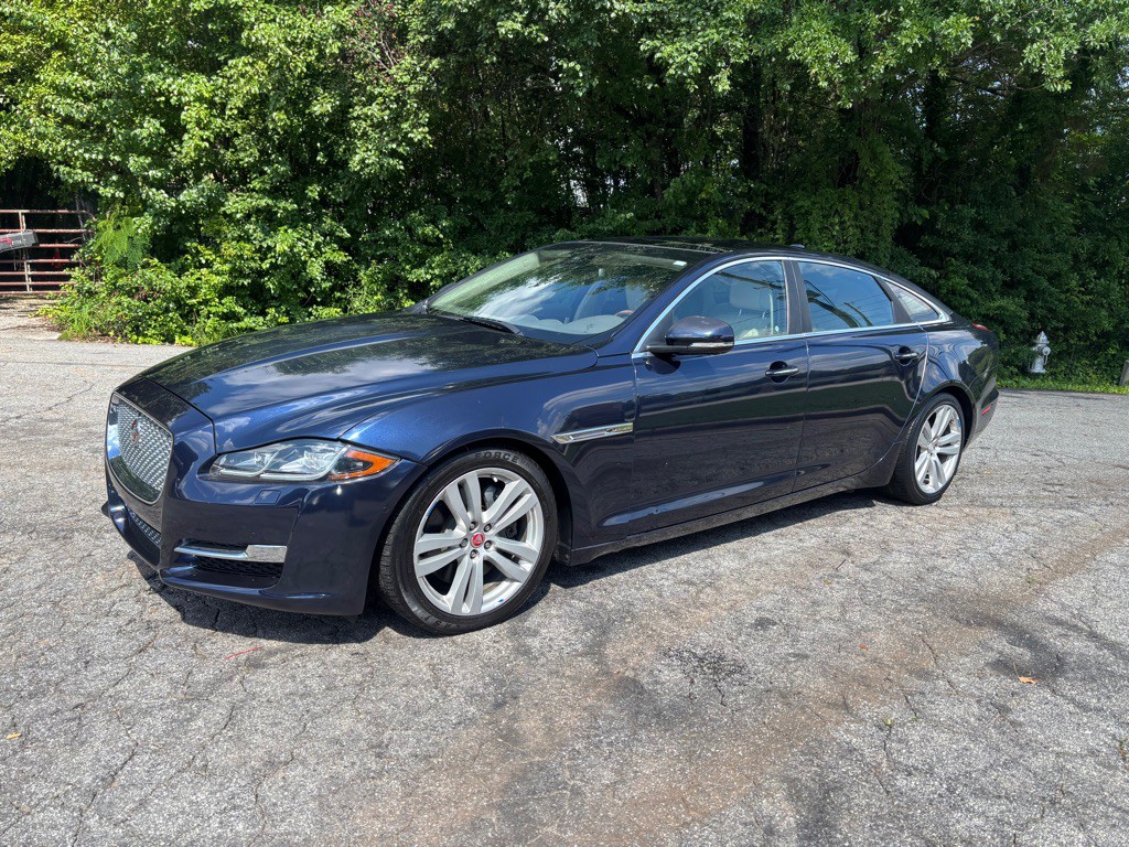 2016 Jaguar XJ Image 5