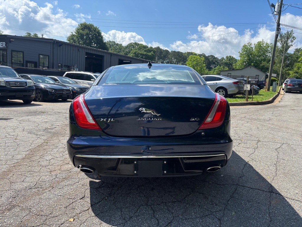 2016 Jaguar XJ Image 9