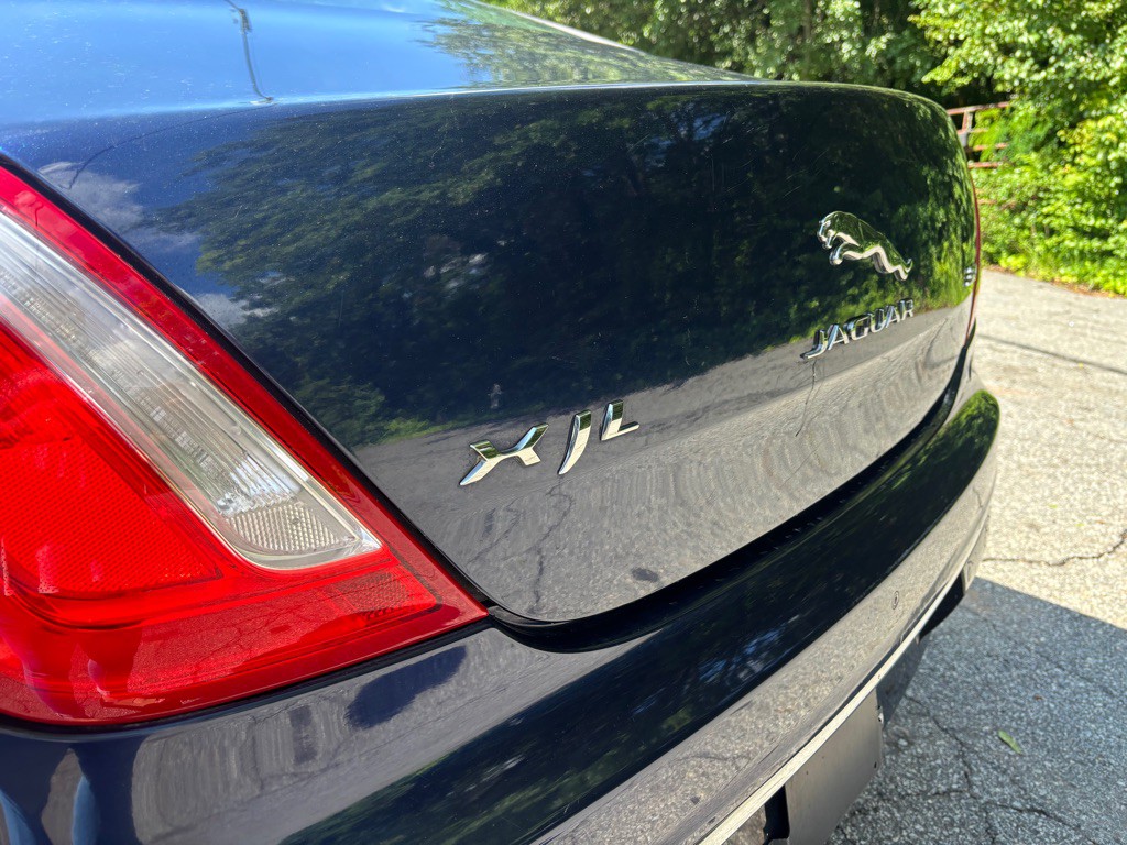 2016 Jaguar XJ Image 16