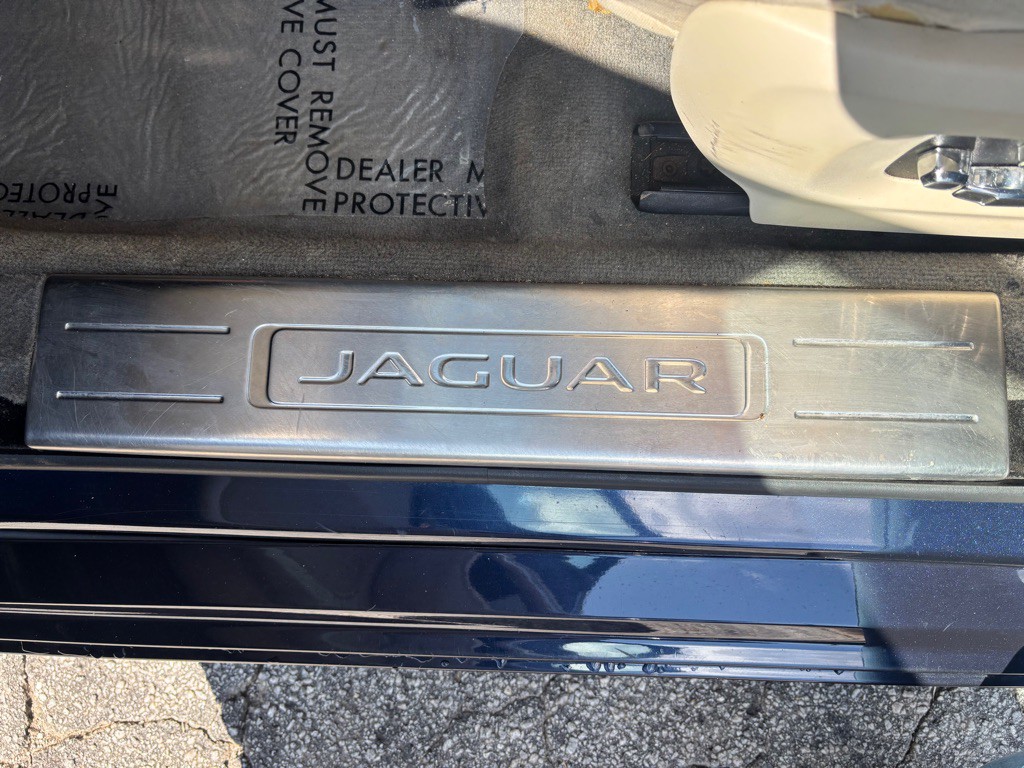 2016 Jaguar XJ Image 22