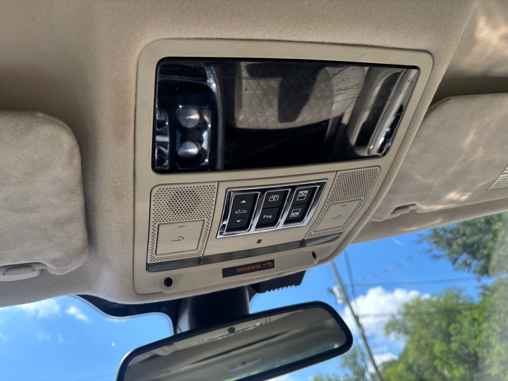 2016 Jaguar XJ Image 46