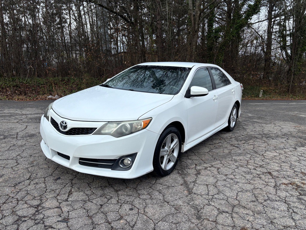 2012 Toyota Camry Image 1