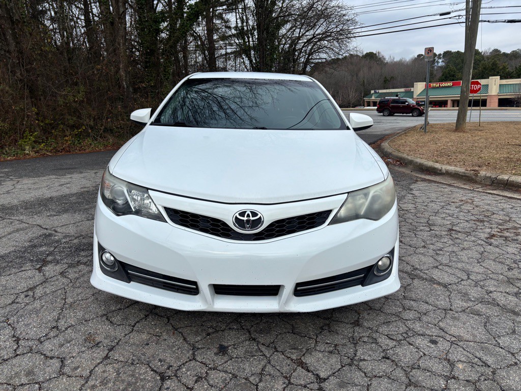 2012 Toyota Camry Image 2