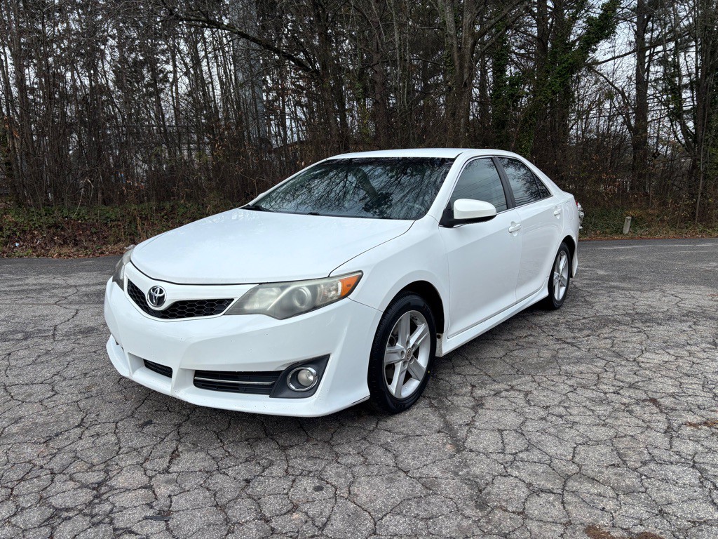 2012 Toyota Camry Image 5