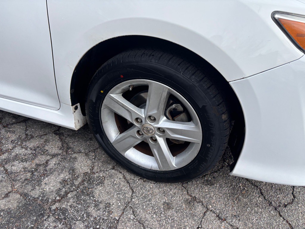 2012 Toyota Camry Image 9