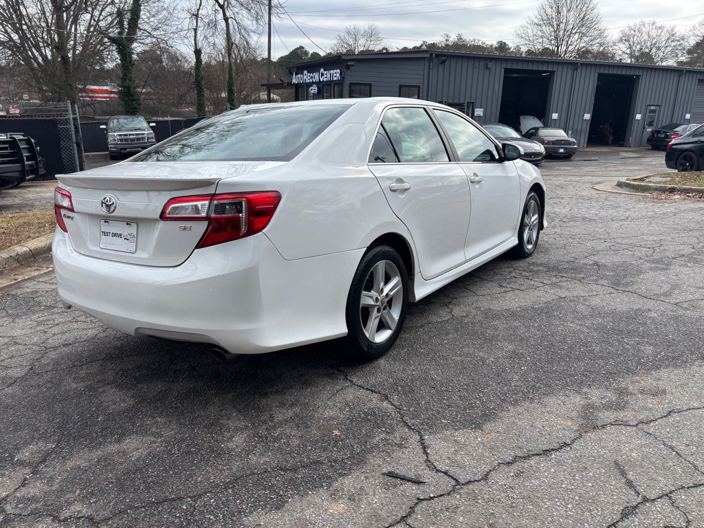 2012 Toyota Camry Image 12