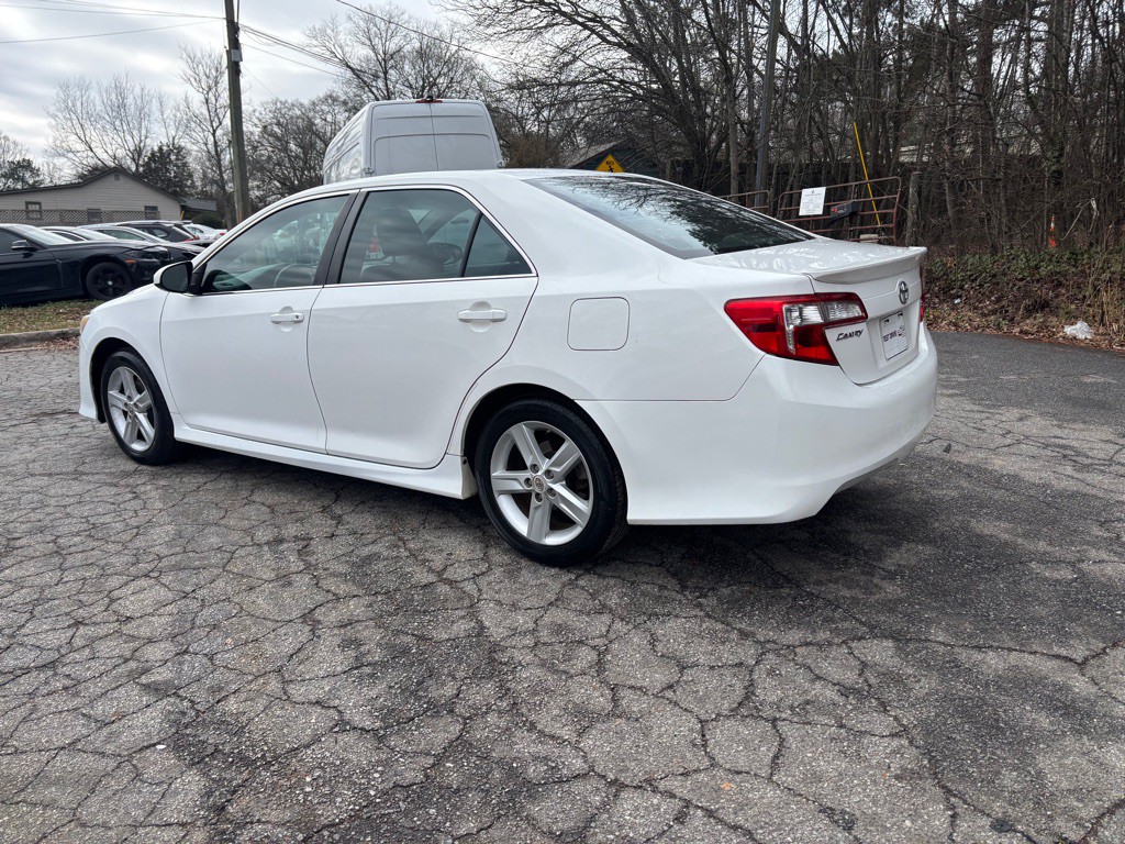2012 Toyota Camry Image 14
