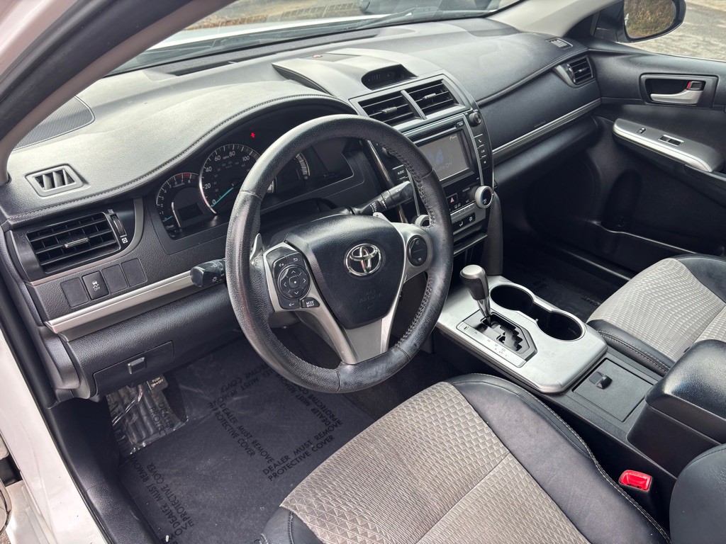 2012 Toyota Camry Image 18