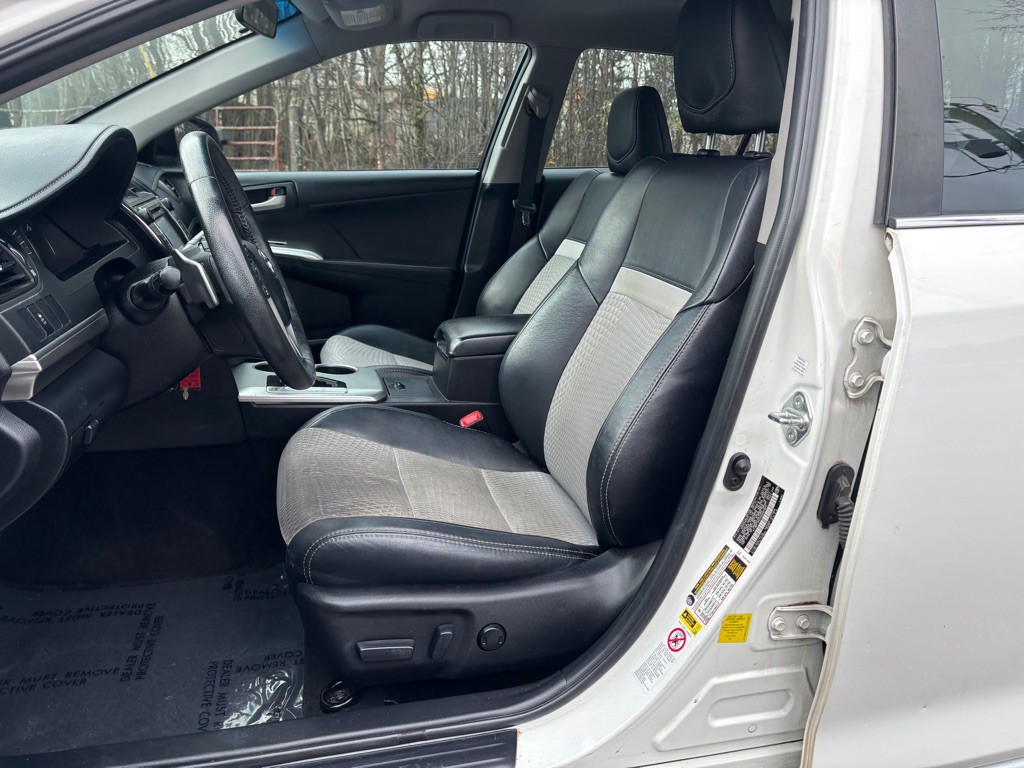 2012 Toyota Camry Image 20