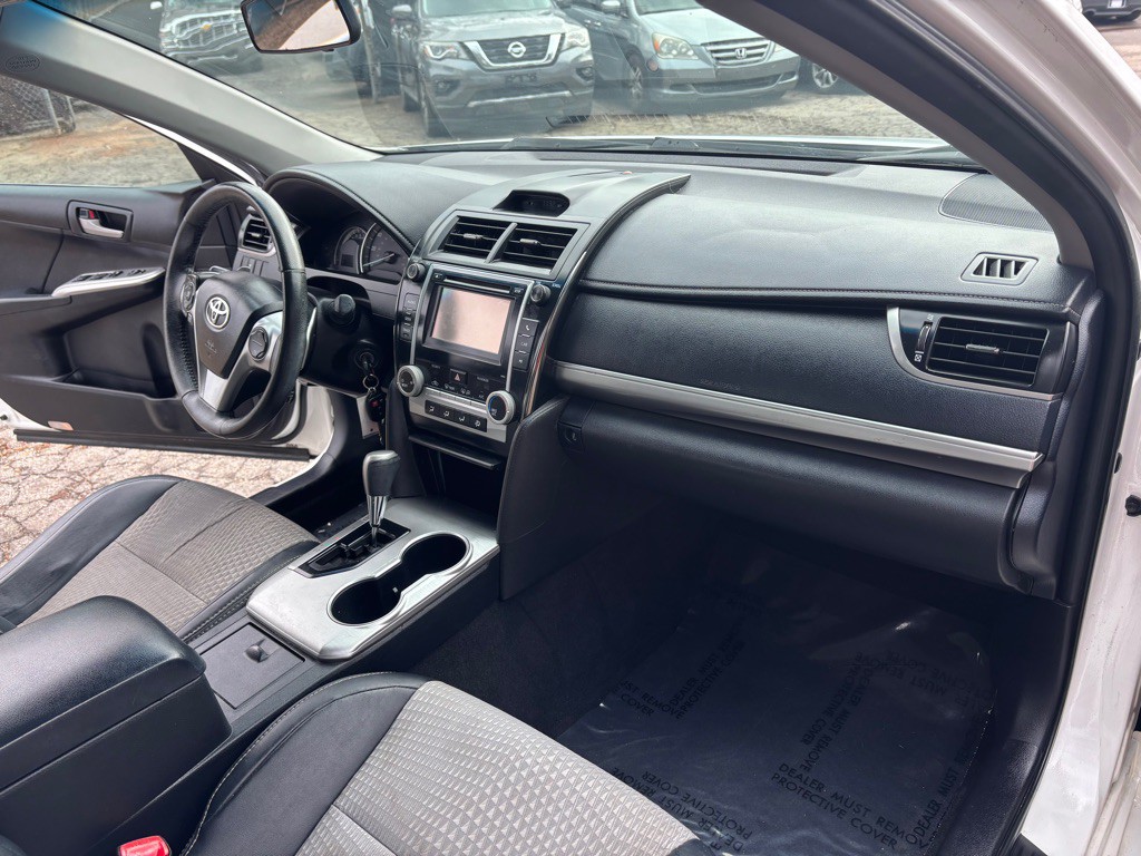 2012 Toyota Camry Image 23