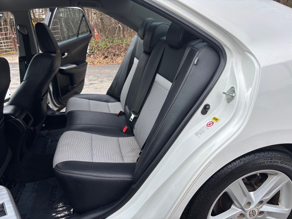 2012 Toyota Camry Image 33