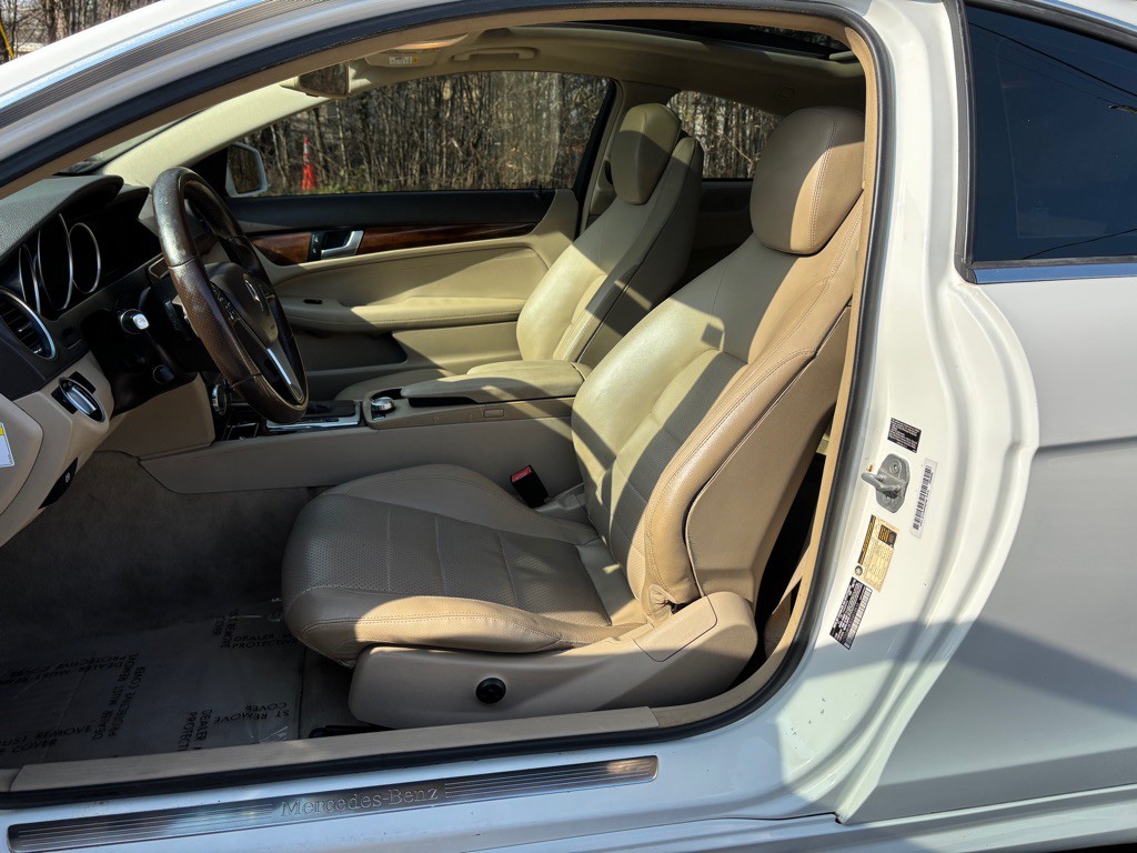 2013 Mercedes-Benz C-Class Image 23