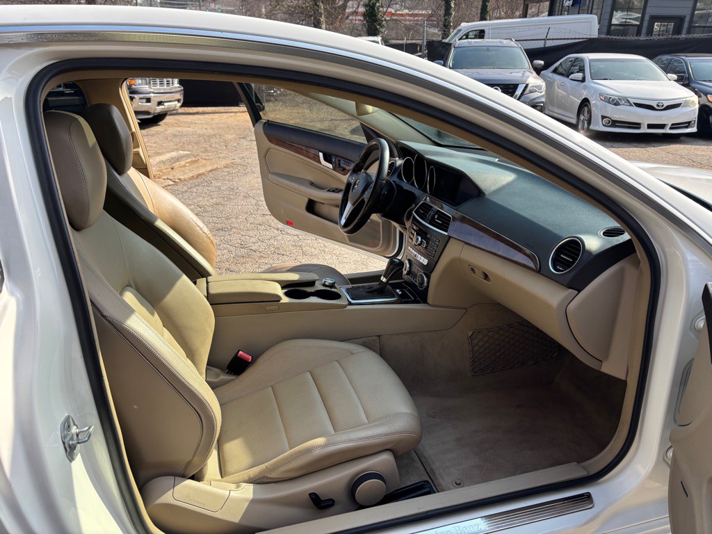2013 Mercedes-Benz C-Class Image 30