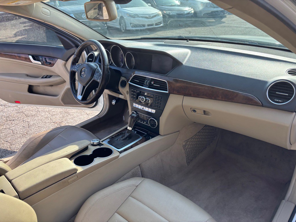 2013 Mercedes-Benz C-Class Image 32