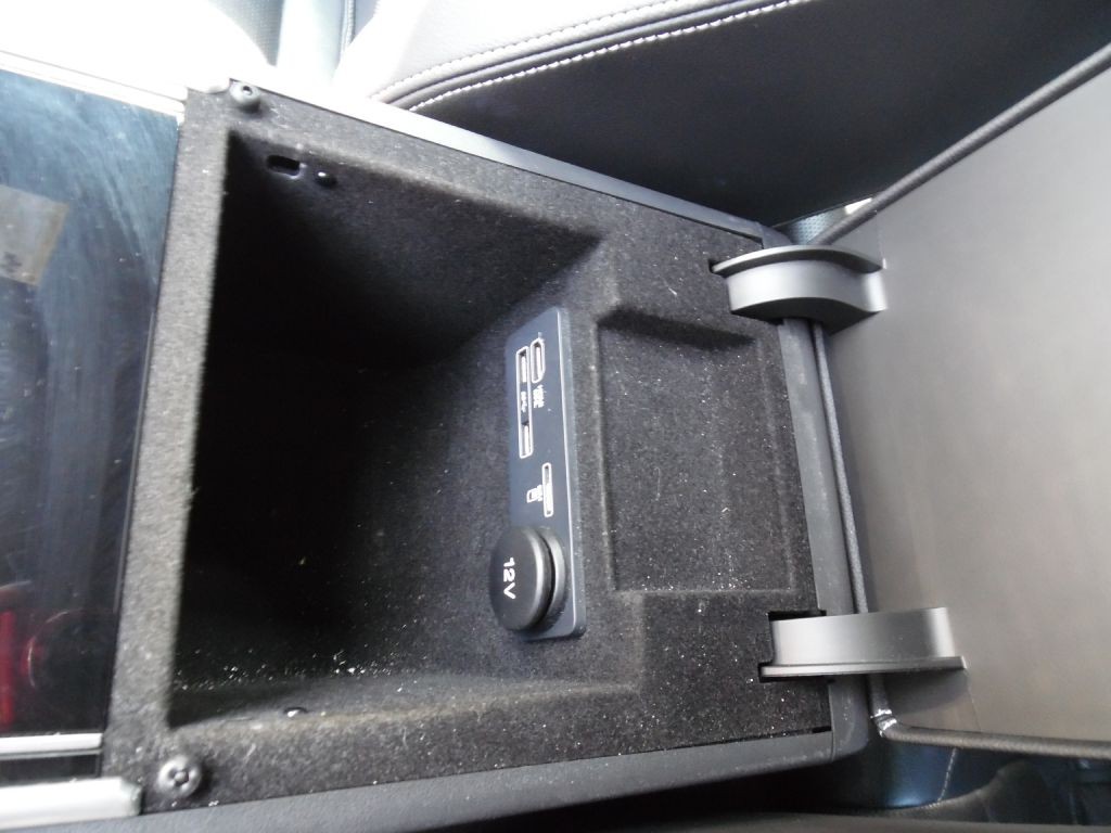 2017 Jaguar XE Image 20