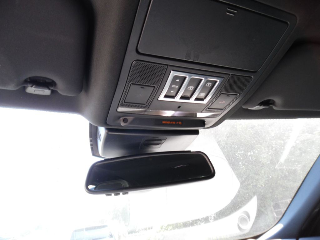 2017 Jaguar XE Image 22