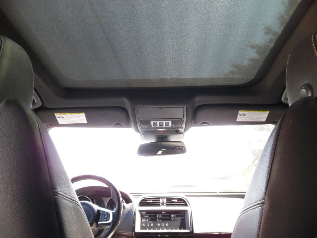 2017 Jaguar XE Image 33