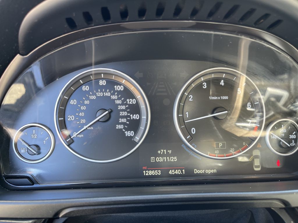 2015 BMW 5 Series Image 11