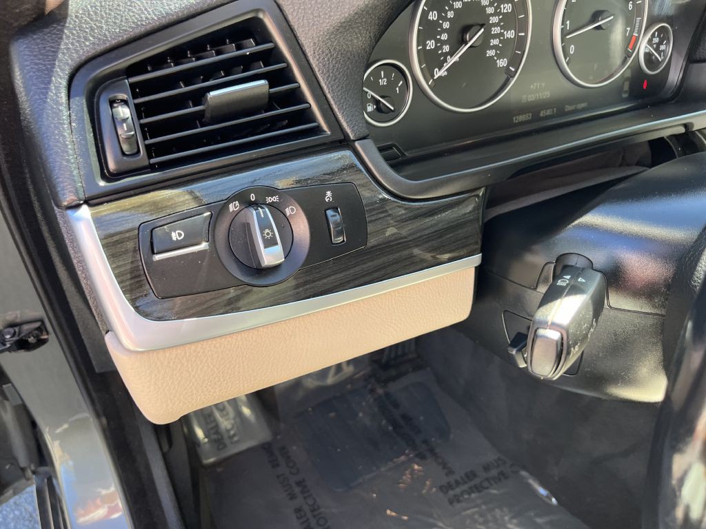 2015 BMW 5 Series Image 20