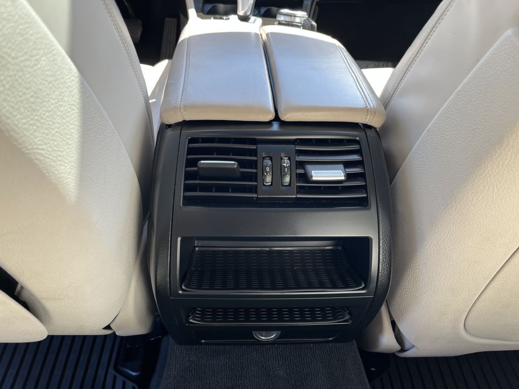 2015 BMW 5 Series Image 23