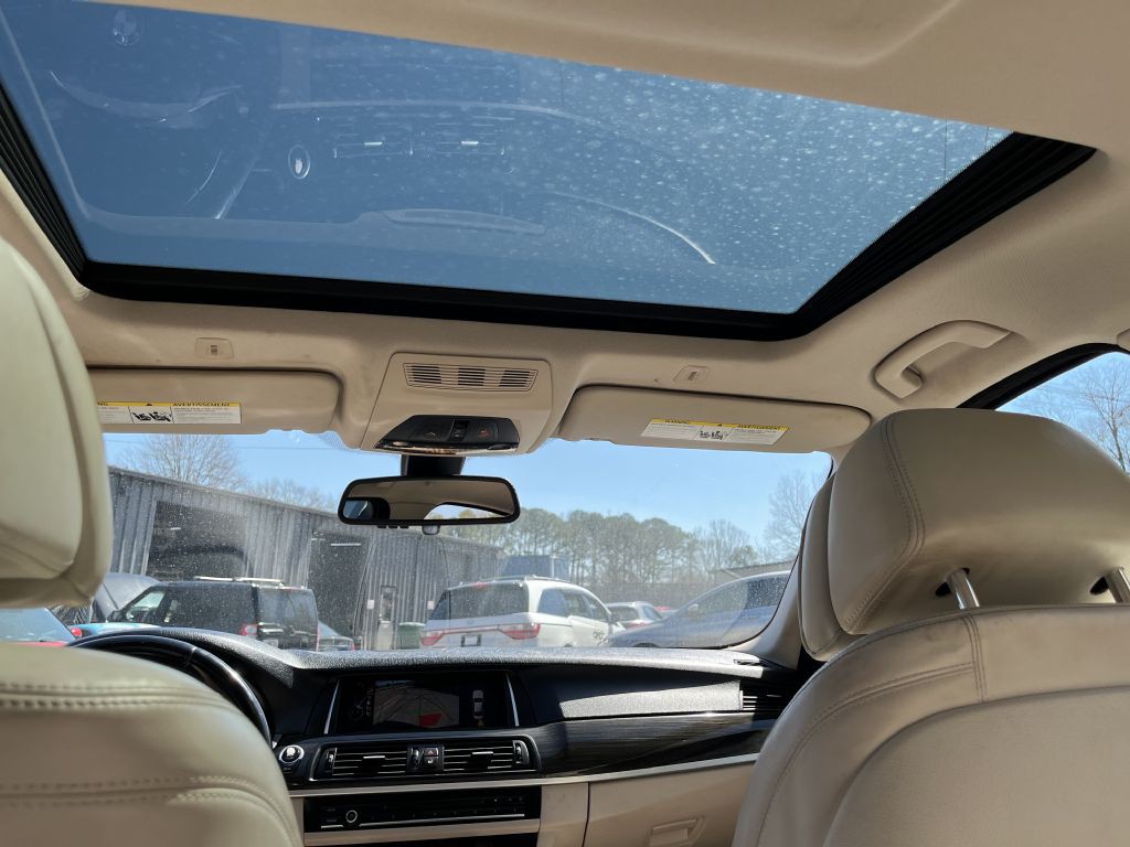 2015 BMW 5 Series Image 26