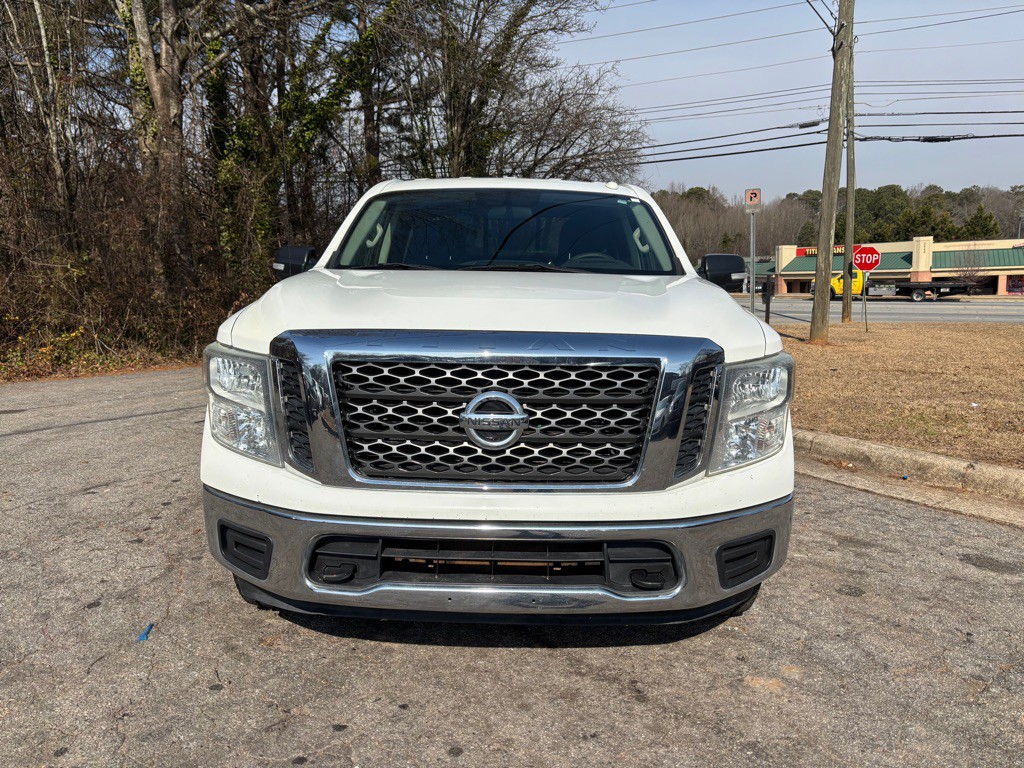 2017 Nissan Titan Image 2