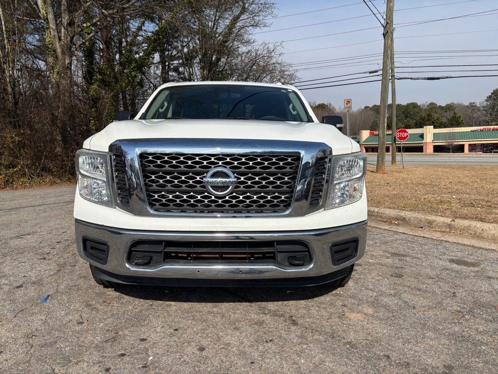 2017 Nissan Titan Image 3