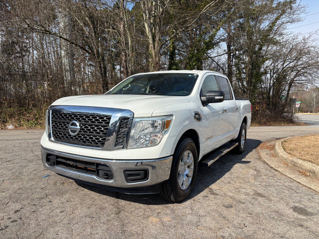 2017 Nissan Titan Image 4