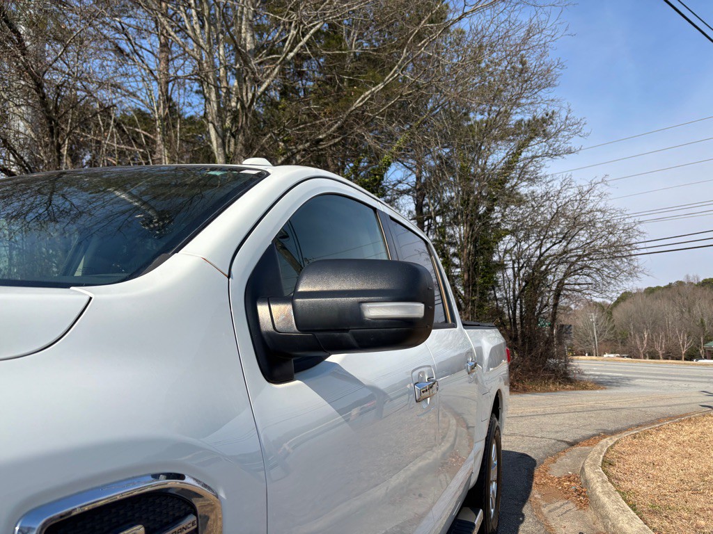 2017 Nissan Titan Image 7