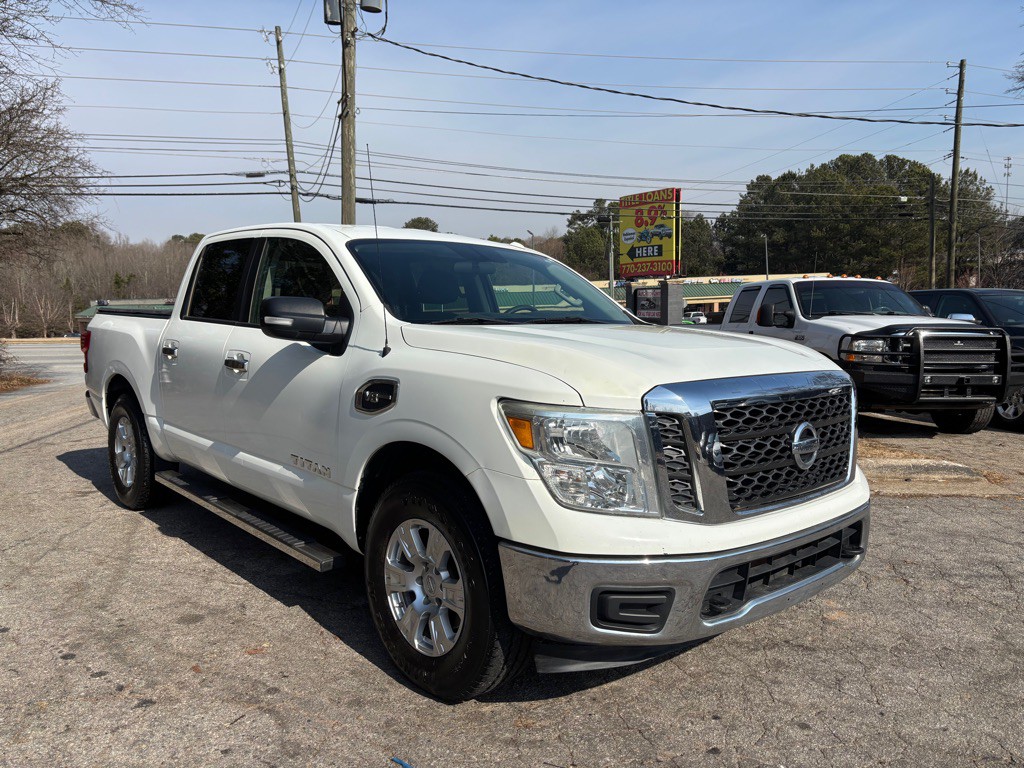 2017 Nissan Titan Image 11