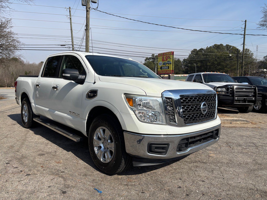 2017 Nissan Titan Image 12