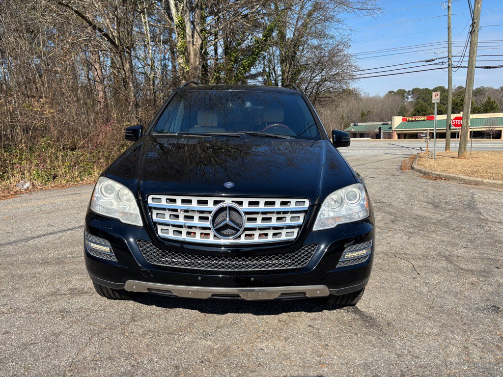 2011 Mercedes-Benz M-Class Image 2