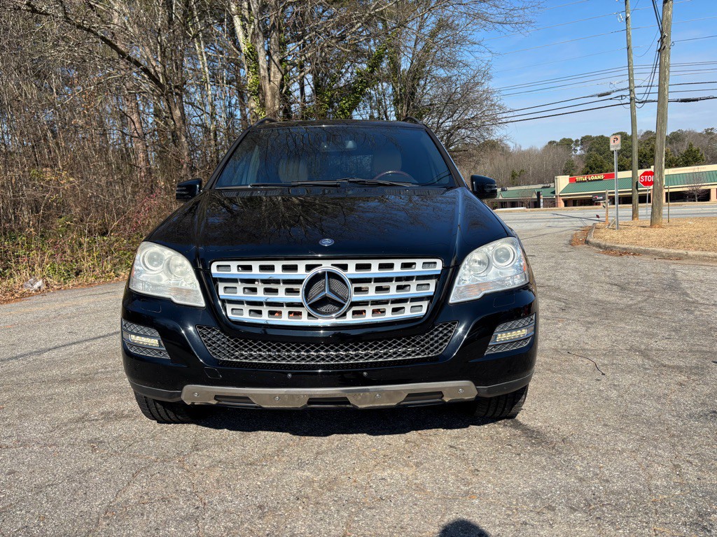 2011 Mercedes-Benz M-Class Image 3