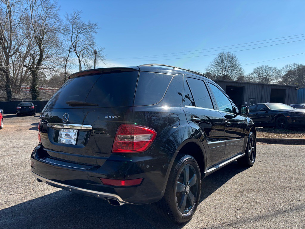 2011 Mercedes-Benz M-Class Image 10