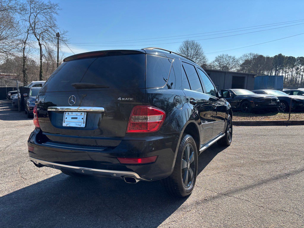 2011 Mercedes-Benz M-Class Image 12