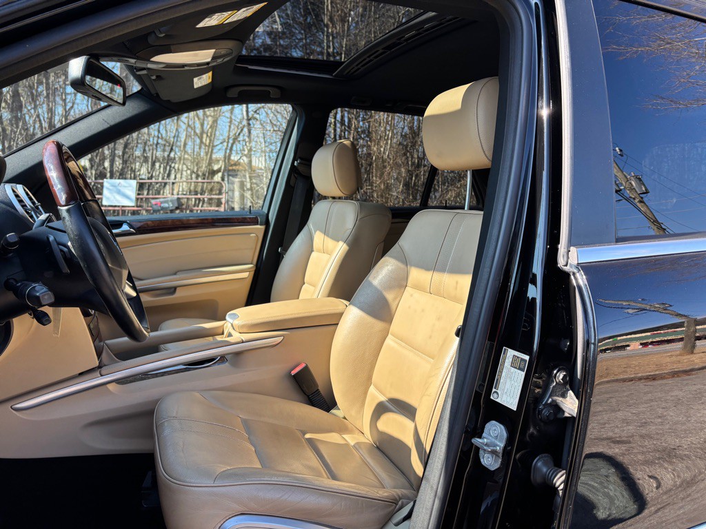 2011 Mercedes-Benz M-Class Image 19