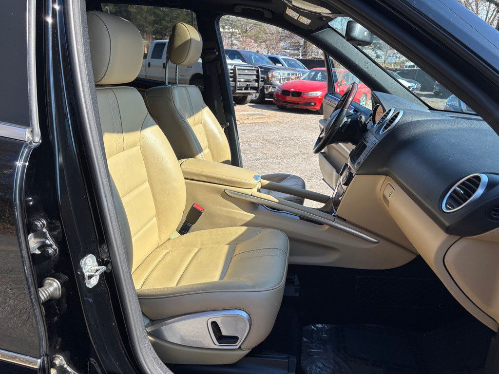 2011 Mercedes-Benz M-Class Image 27